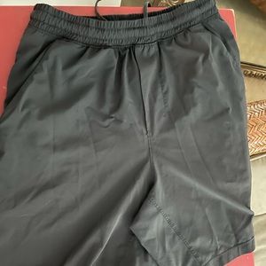 Men’s small black lululemon shorts